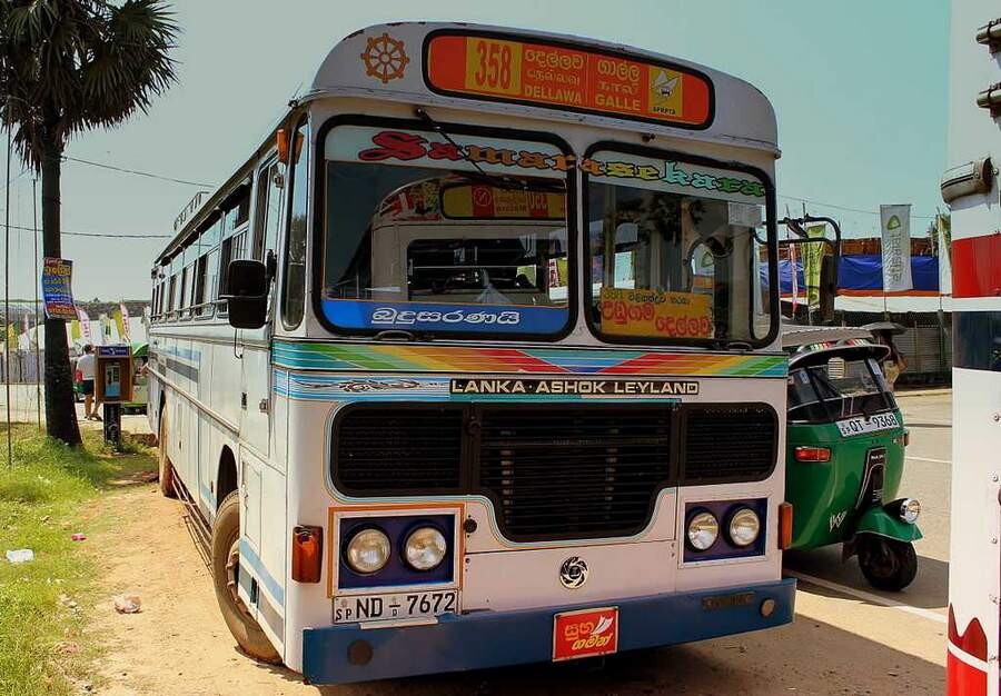 اتوبوس سریلانکا.jpg