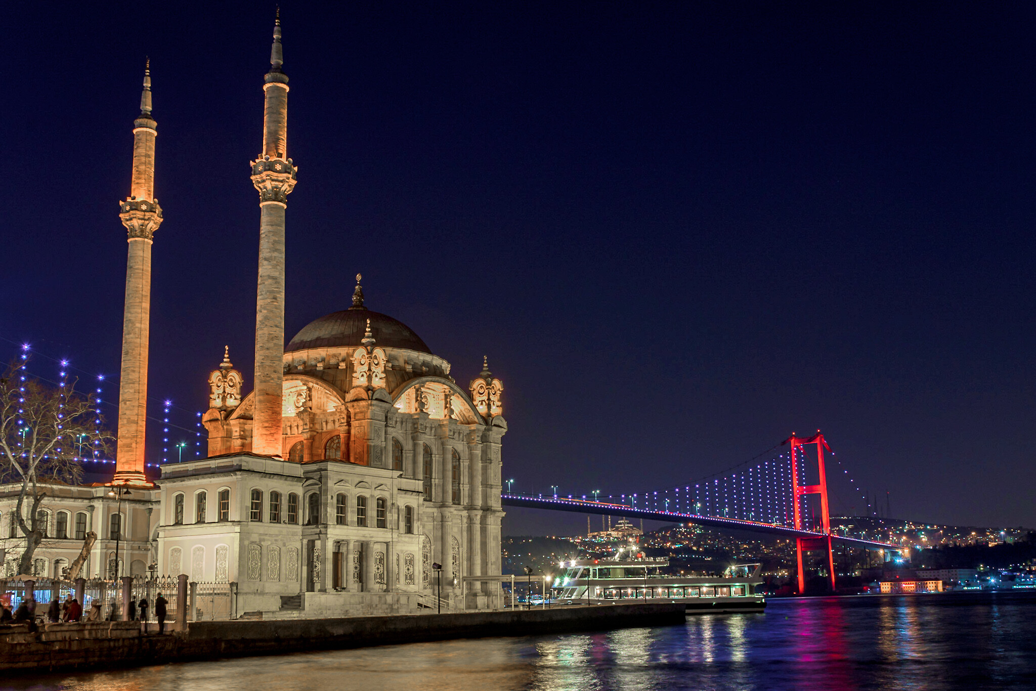 مکان های دیدنی استانبول در شب؛ دیدنی هایی برای گردش شبانه