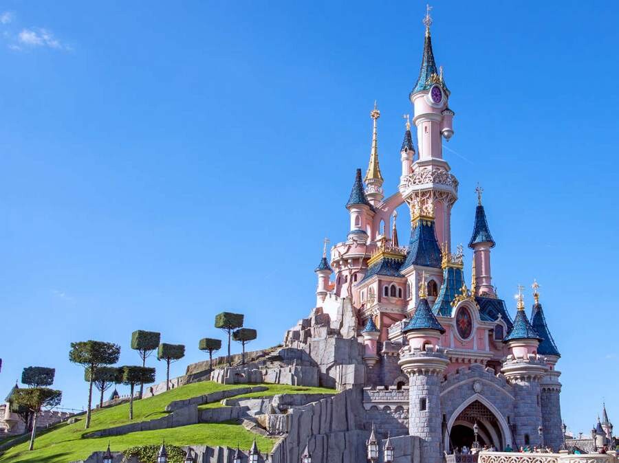Disneyland-Paris-Park.jpg