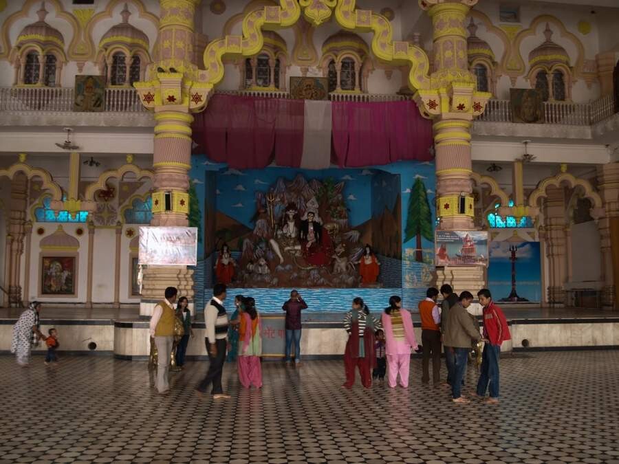 معبد چاتارپور دهلی