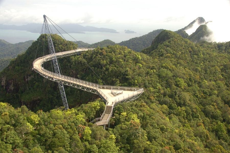 Lastsecond.ir-malaysia-attractions-Langkawi-Sky-Bridge.jpg