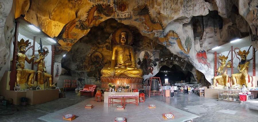 Lastsecond.ir-malaysia-attractions-Perak-Cave-Temple.jpg