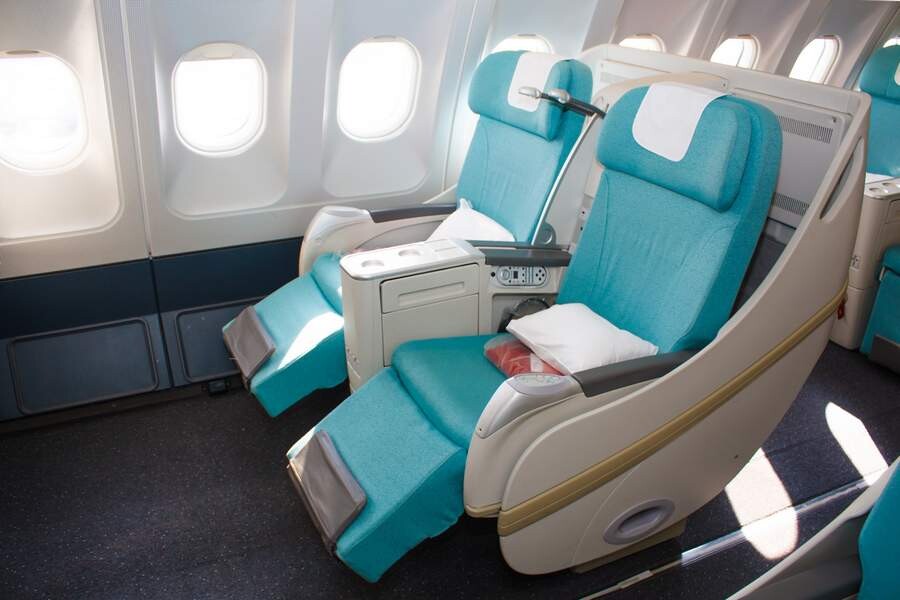 business-class-seats-jet-airplane-airline.jpg