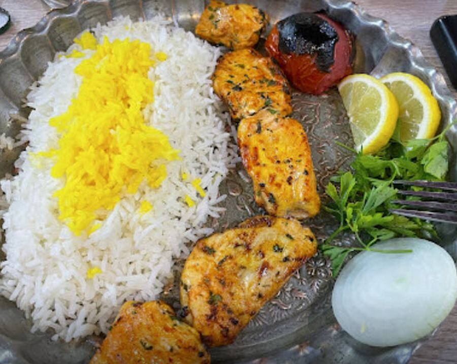 lastsecond.ir-best-iranian-restaurants-in-yerevan-chakavak.jpg