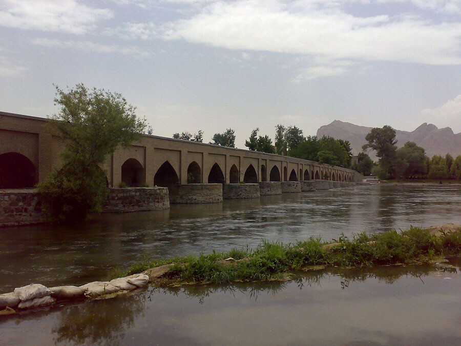 Lastsecond.ir-best-attractions-of-isfahan-marnan-bridge-ebacchus.jpg