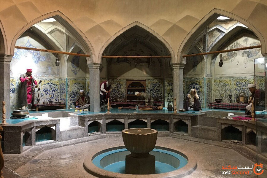Lastsecond.ir-best-attractions-of-isfahan-ali-qoli-aqa.jpg