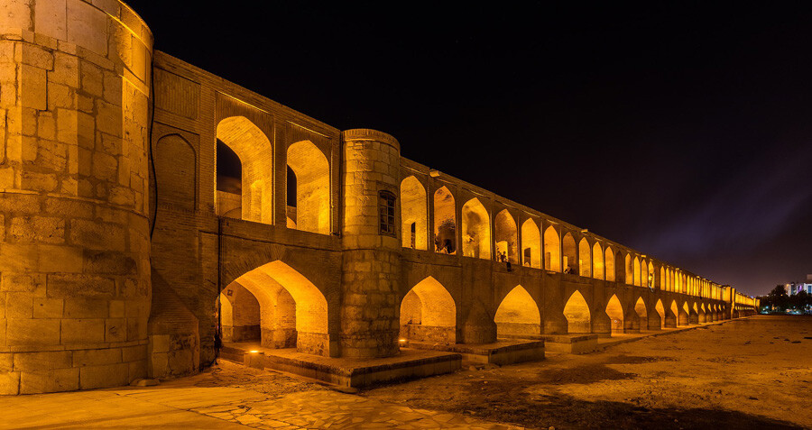 Lastsecond.ir-best-attractions-of-isfahan-siosepol-diego-delso.jpg