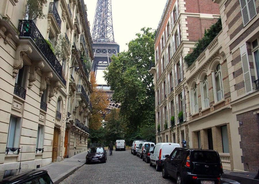 lastsecond.ir-paris-travel-guide-rue-de.jpg