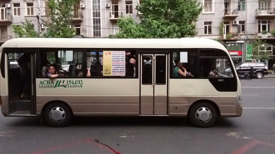Lastsecond.ir-public-transportation-in-yerevan-minibus~1.jpg