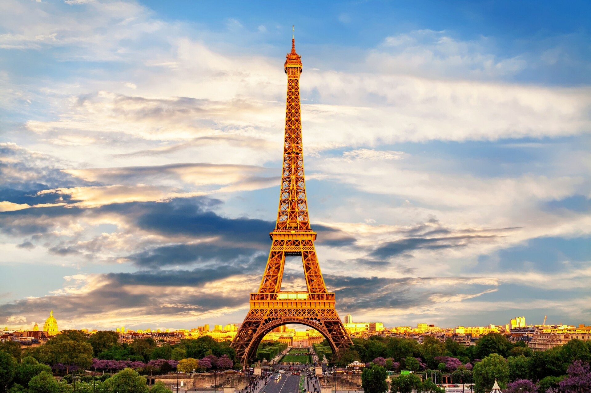 سفر به پاریس، شهر عشق و هنر و زندگی
