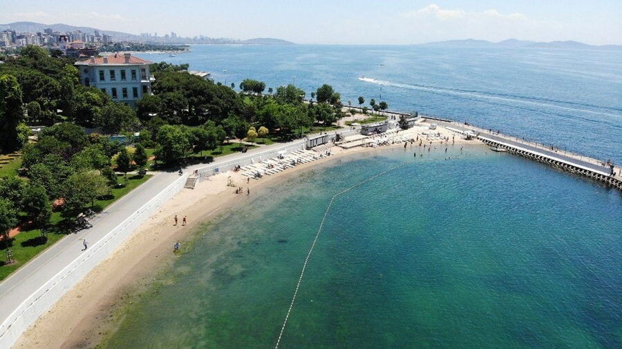 Caddebostan Coast istanbul.jpg