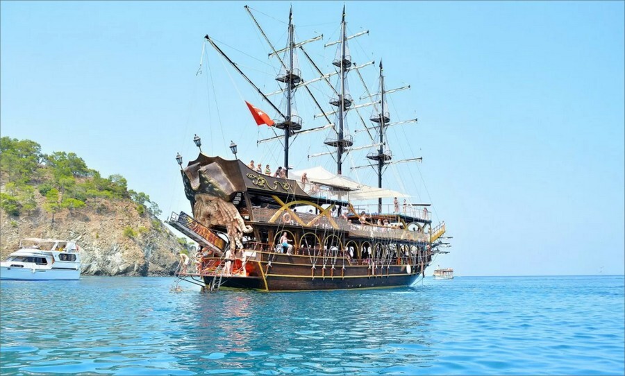 Pirate Boat Tours.jpg