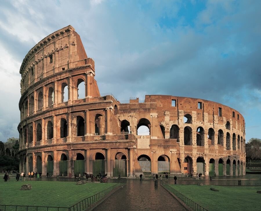 Lastsecond.ir-best-tourist-attractions-of-rome-Colosseum.jpg