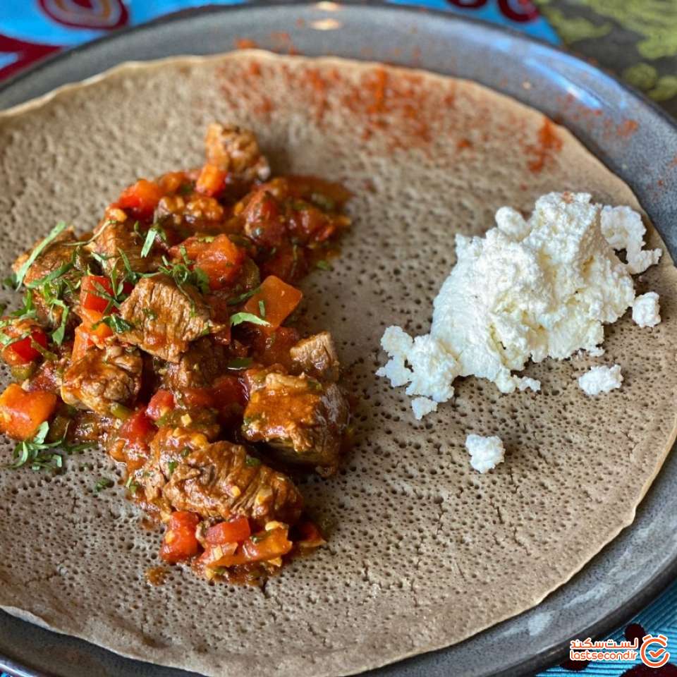 اینجرا همراه با خورش اتیوپیایی ( مرجع وبسایت foodnetwork.com)