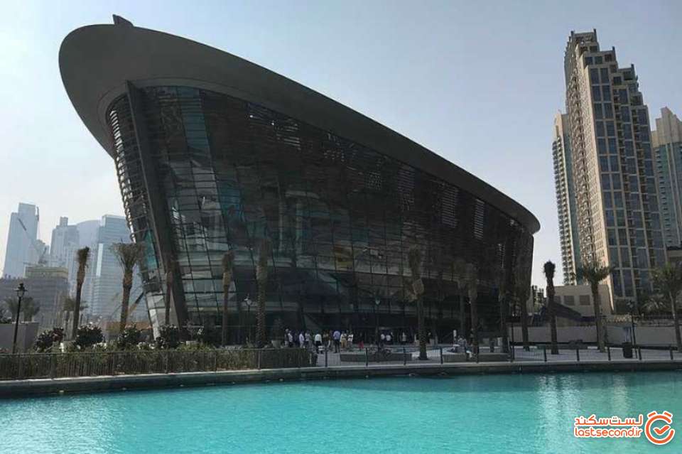 سالن اپرای دبی که در کنار برج خلیفه قرار دارد ( عکس از اینترنت )