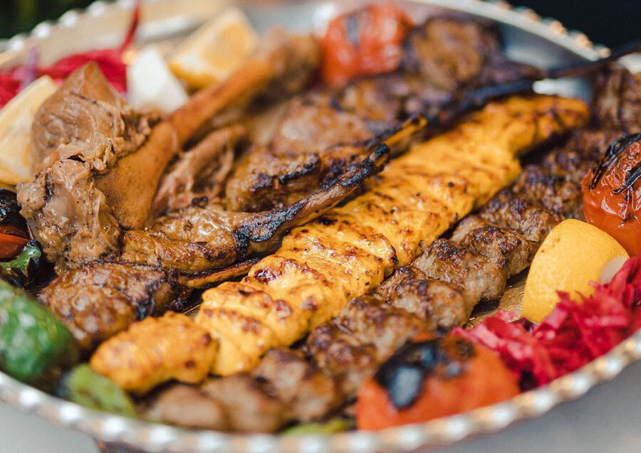 lastsecond.ir-best-iranian-restaurants-in-istanbul-golab1.jpg