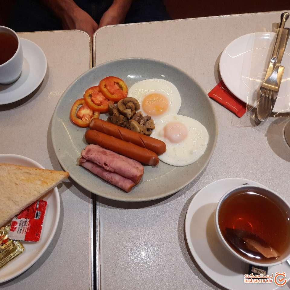 صبحانه در فرودگاه بانکوک