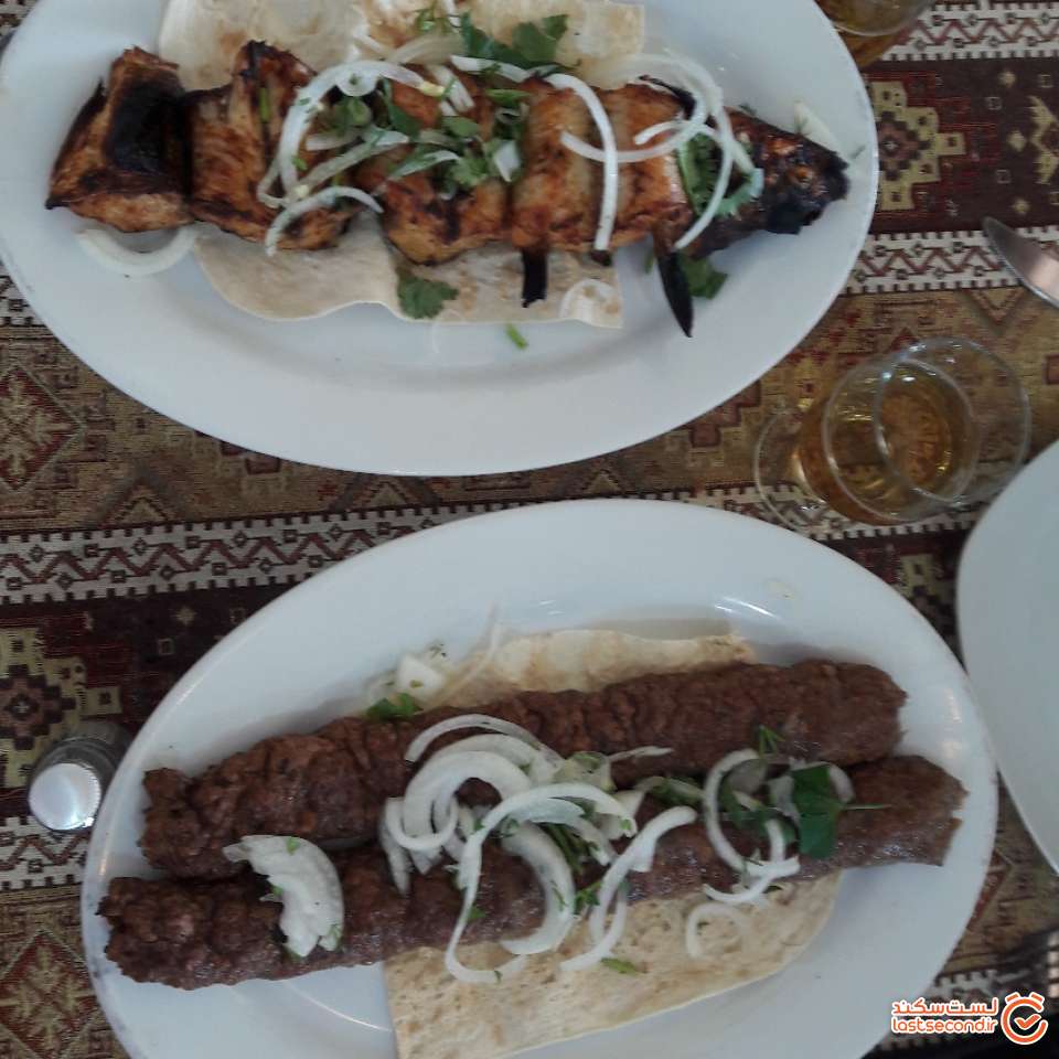 ماهی کبابی و کباب کوبیده رستوران ساحلی