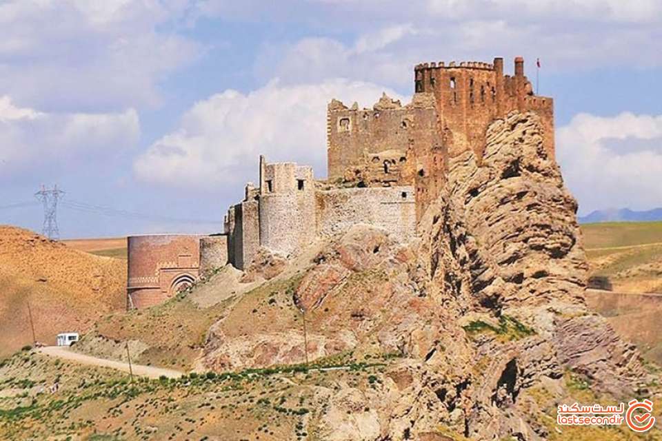 عکس ۱ نمایی از قلعه الموت