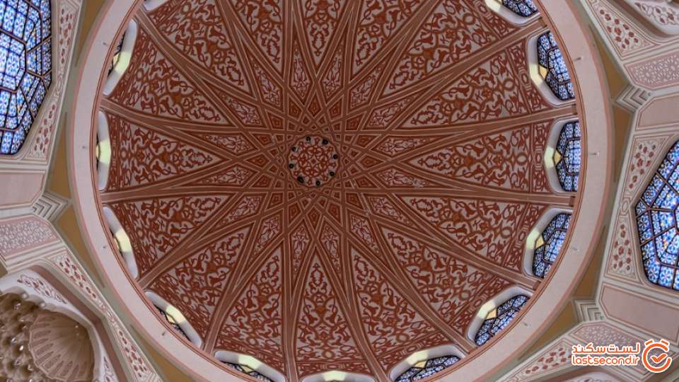 شکل 24 – نمای سقف مسجد صورتی