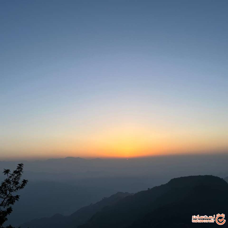 لحظه طلوع خورشید از دید معبد کنجاپوری دیوی