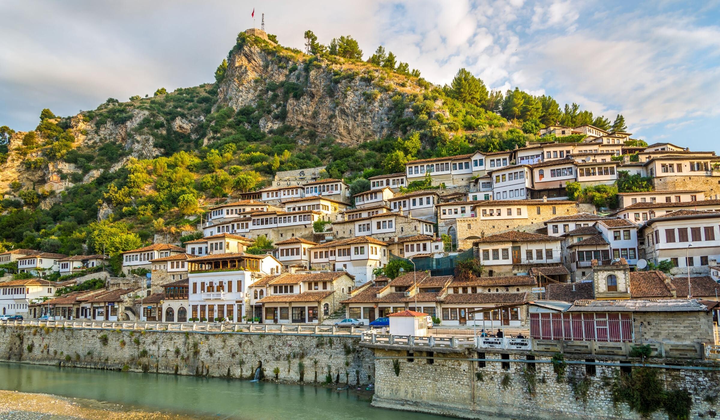 آلبانی، بهشت کوله گردی