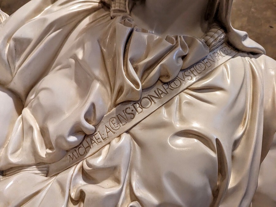 Michelangelos-signature-on-Pieta.jpg