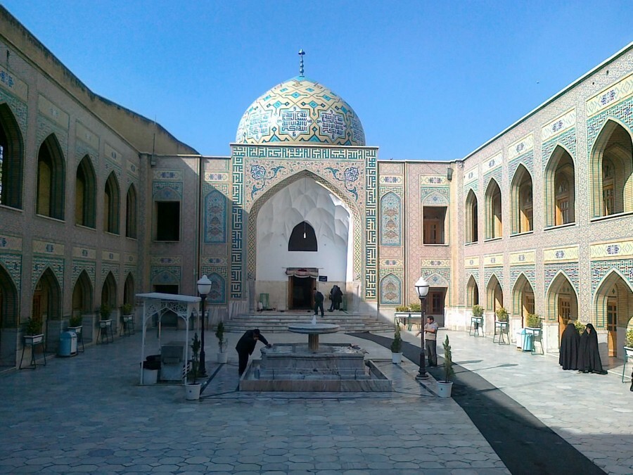 Pir_Palanduz_Mausoleum.jpg