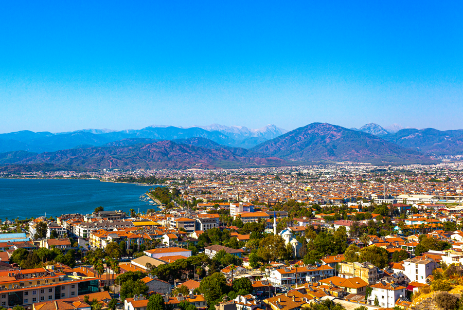 Fethiye_Town_in_Daylight_(cropped).bmp