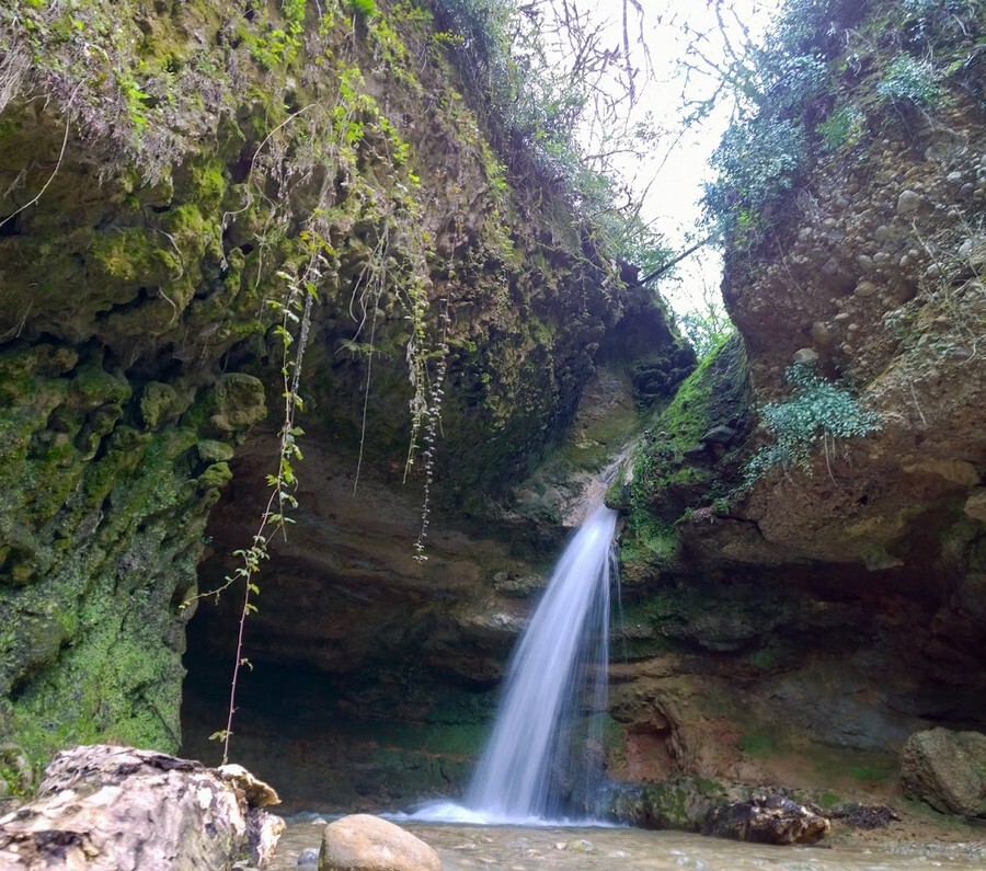 Palang Darreh Waterfall.jpg