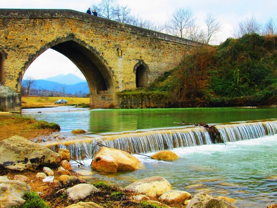 Shahpour Bridge.jpg