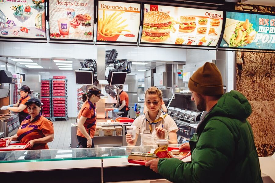 lastsecond.ir-food-price-in-russia-fastfood.jpg