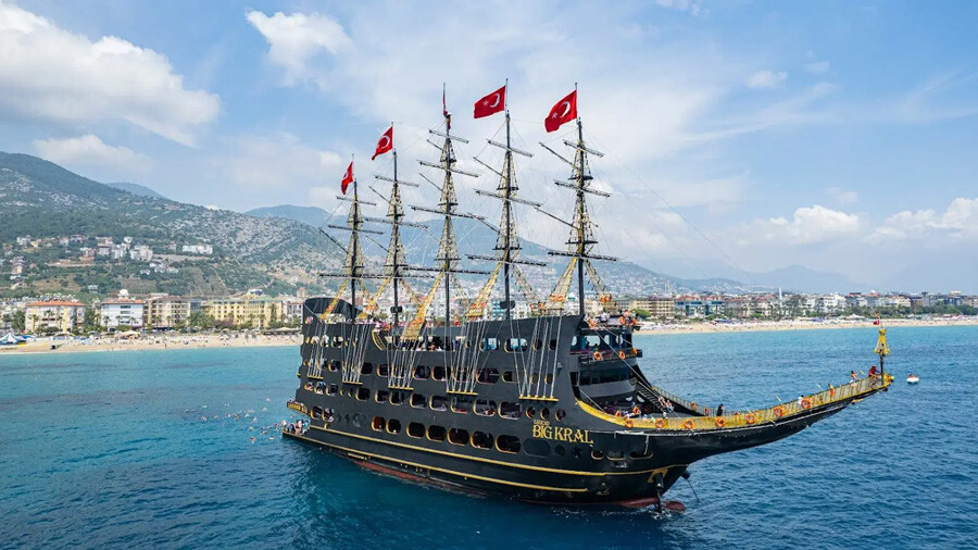 Lastsecond.ir-best-entertainments-in-alanya-pirate.jpg