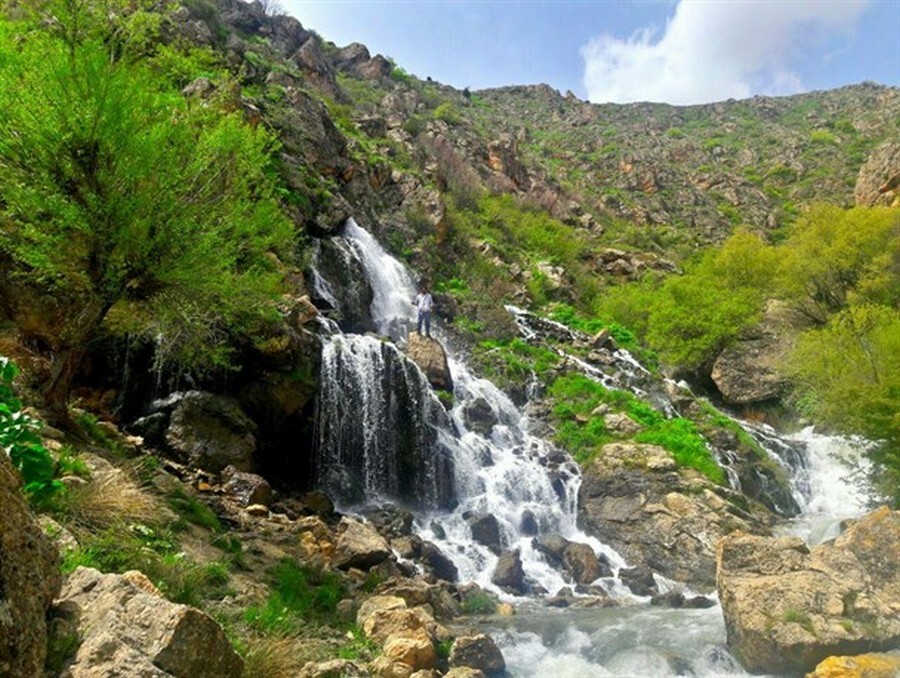 آبشار نره گرر.jpg