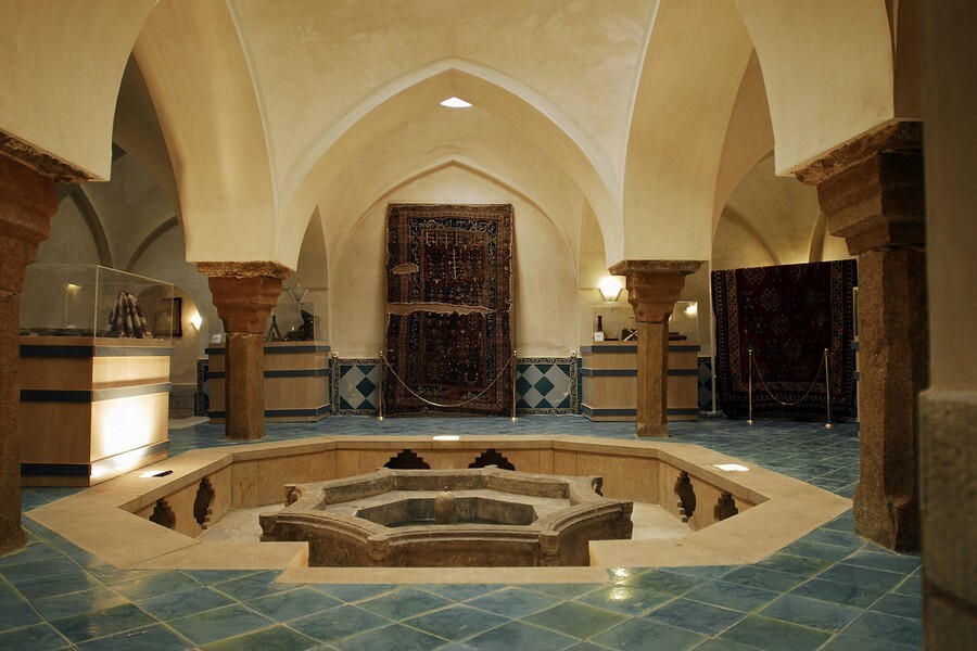 Shahrekord-Museum-of-Archeology.jpg