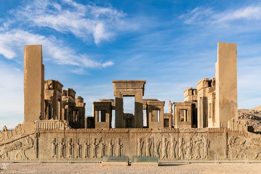 Takht-e Jamshid (Persepolis).jpg