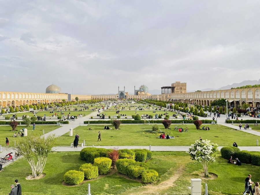 Naqsh-e Jahan Square.jpg