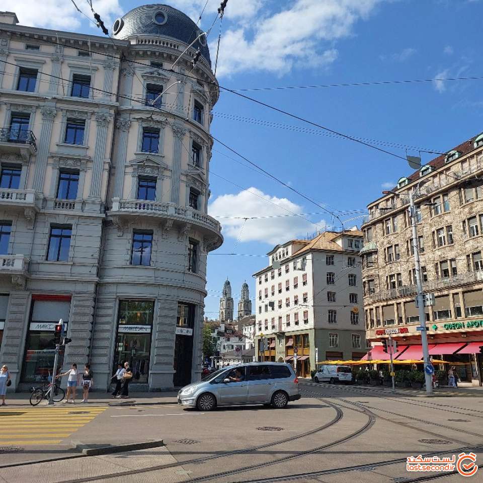 پیاده روی به سمت کلیسای زنان