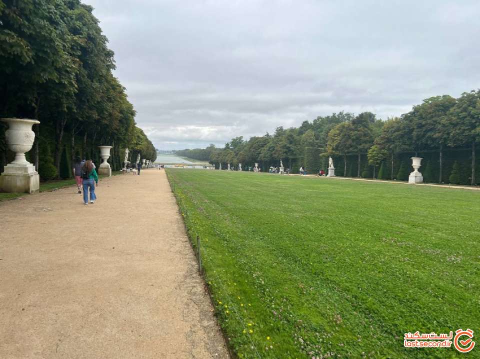 باغ بسیار وسیع و زیبای ورسای
