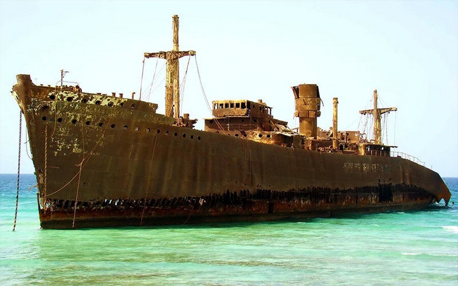 The Greek Ship in Kish.jpg