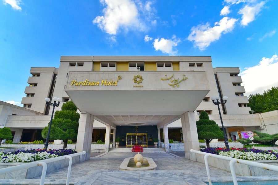 Pardisan Hotel.jpg