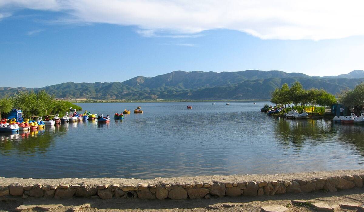 Lake Zarivar-m-main.jpg