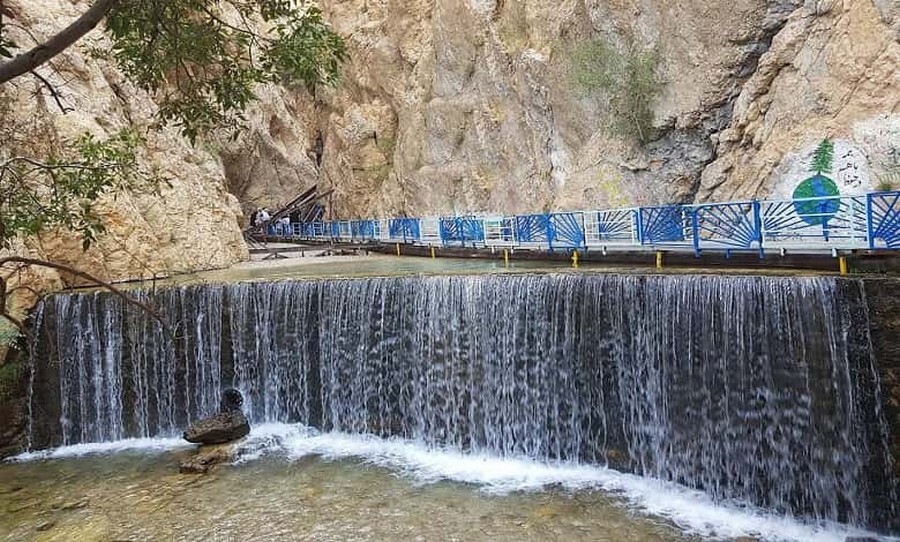 Yasuj waterfall.jpg