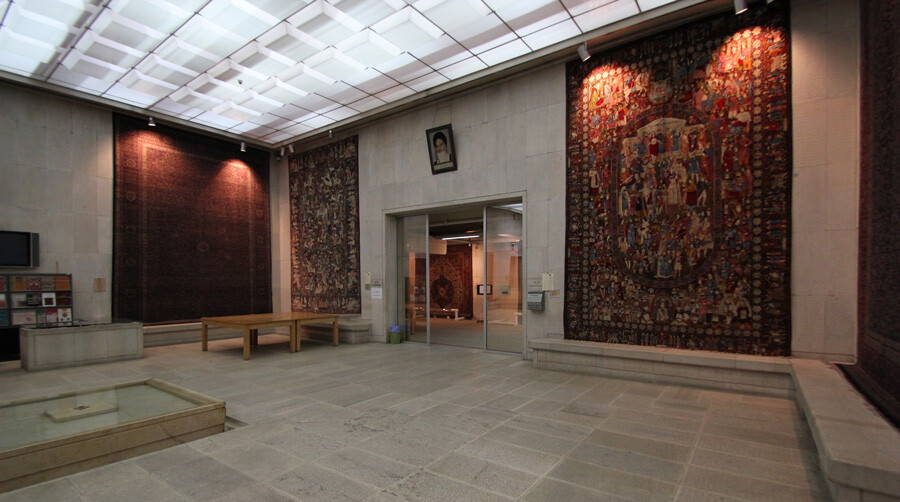 lastsecond.ir-best-museums-of-tehran-carpet-museum.jpg