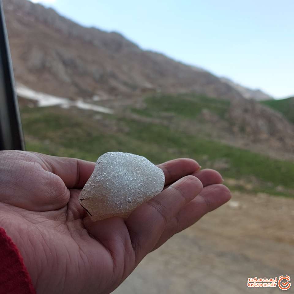 لمس نرمی و تردی برف