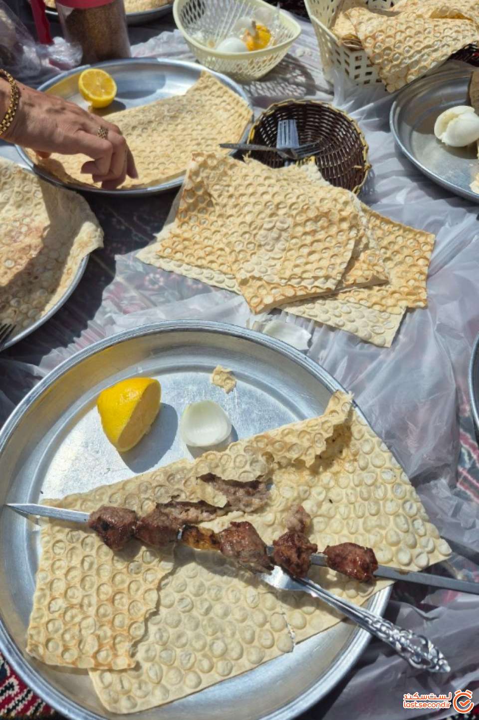 نان و کباب کافه هه یات