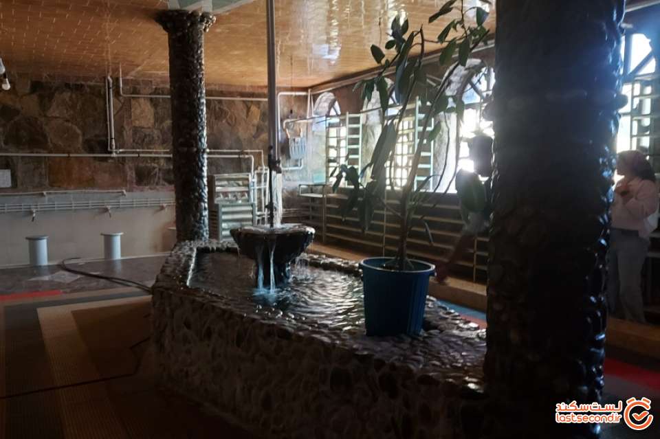 آب درون مسجد جهت وضو گرفتن