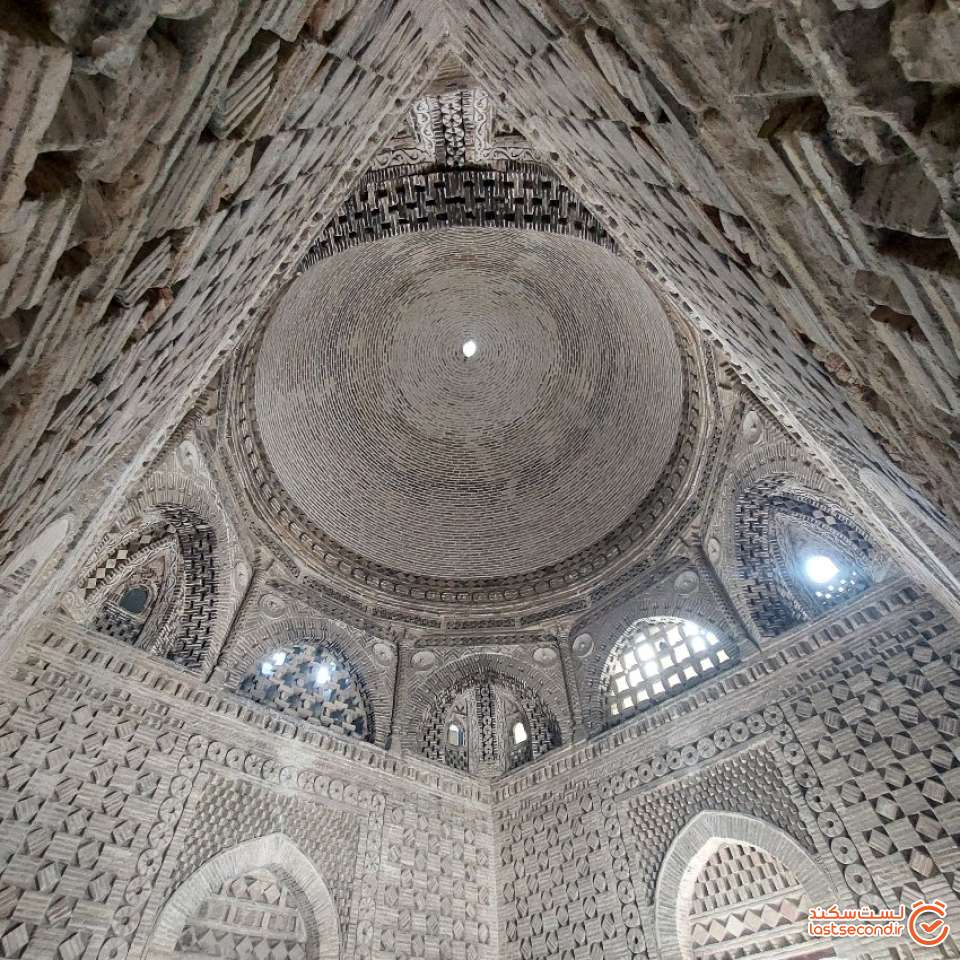 تصویر 20: داخل مقبره امیر اسماعیل سامانی(بخارا)