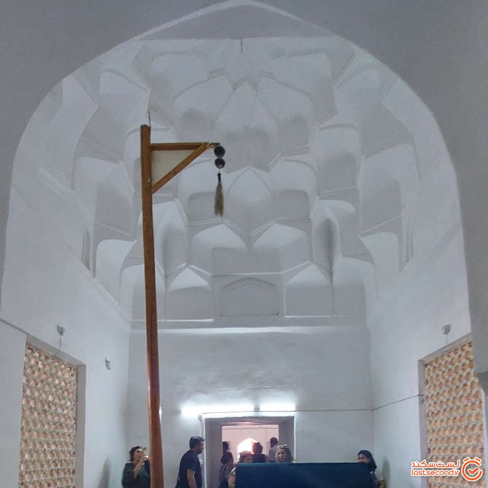 تصویر 23: توق داخل چشمه ایوب(بخارا)