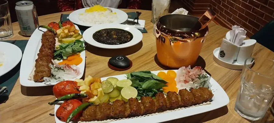 lastsecond.ir-best-restaurants-in-kish-ananastooran.jpg